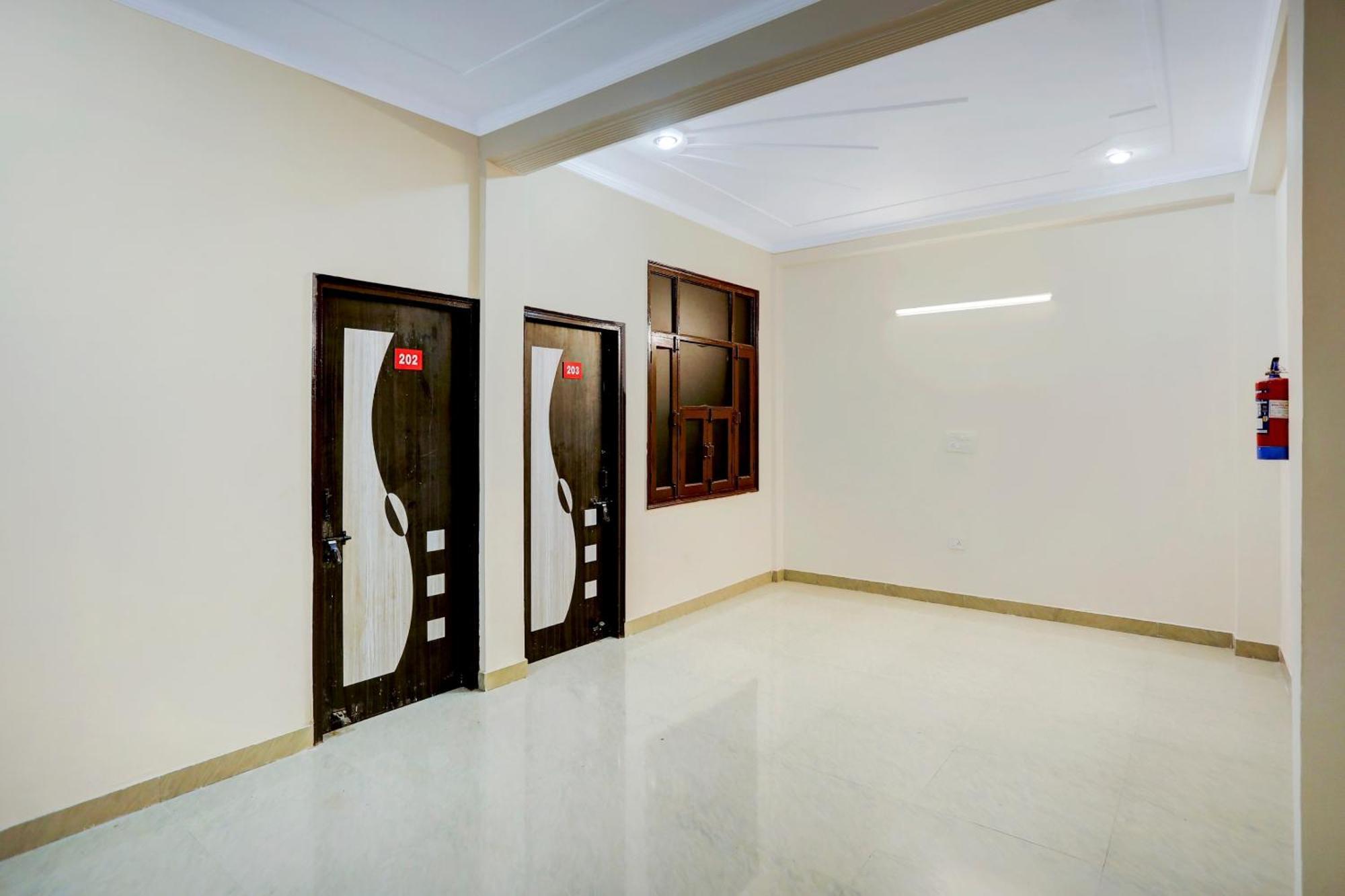Hotel O Pari Hotel Ghaziabad Exterior photo